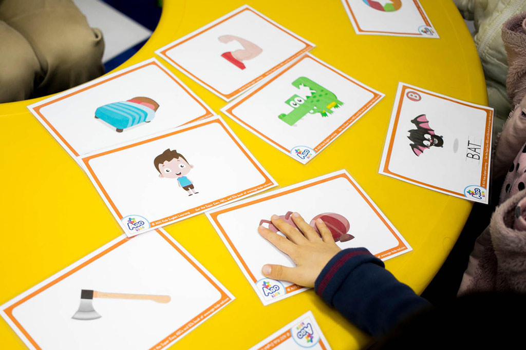 英会話教室の教材に！フォニックス英語教材〜テキスト・カード等