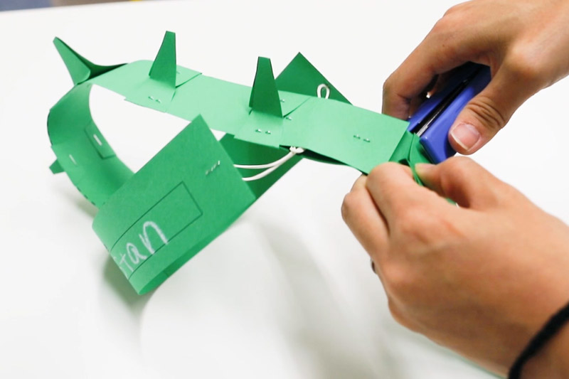 紙工作「動物帽子」の作り方と材料