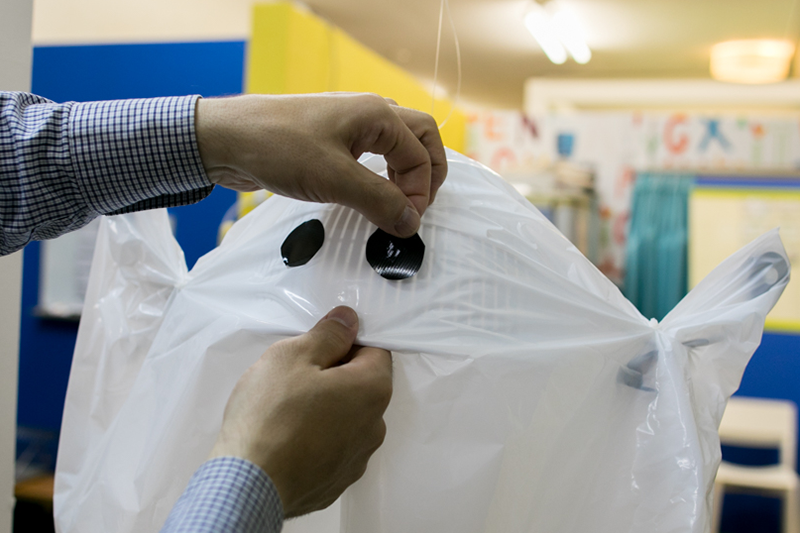 簡単なイルミネーション付きお化けの飾り 手順3